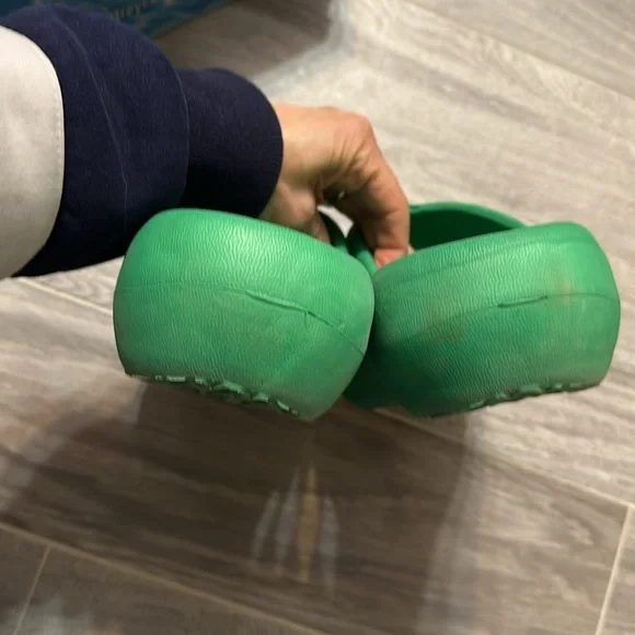 Jeffrey CampbellWomen's Green Chillaxin Platform Thong
Sandal 6 preowned - Picture 6 of 14